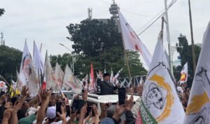 Prabowo Sapa Puluhan Ribu Massa di Gerbang Pemuda